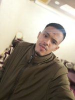 Une photo d’un participant qui veut faire connaissance et se marier