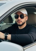 Une photo d’un participant qui veut faire connaissance et se marier